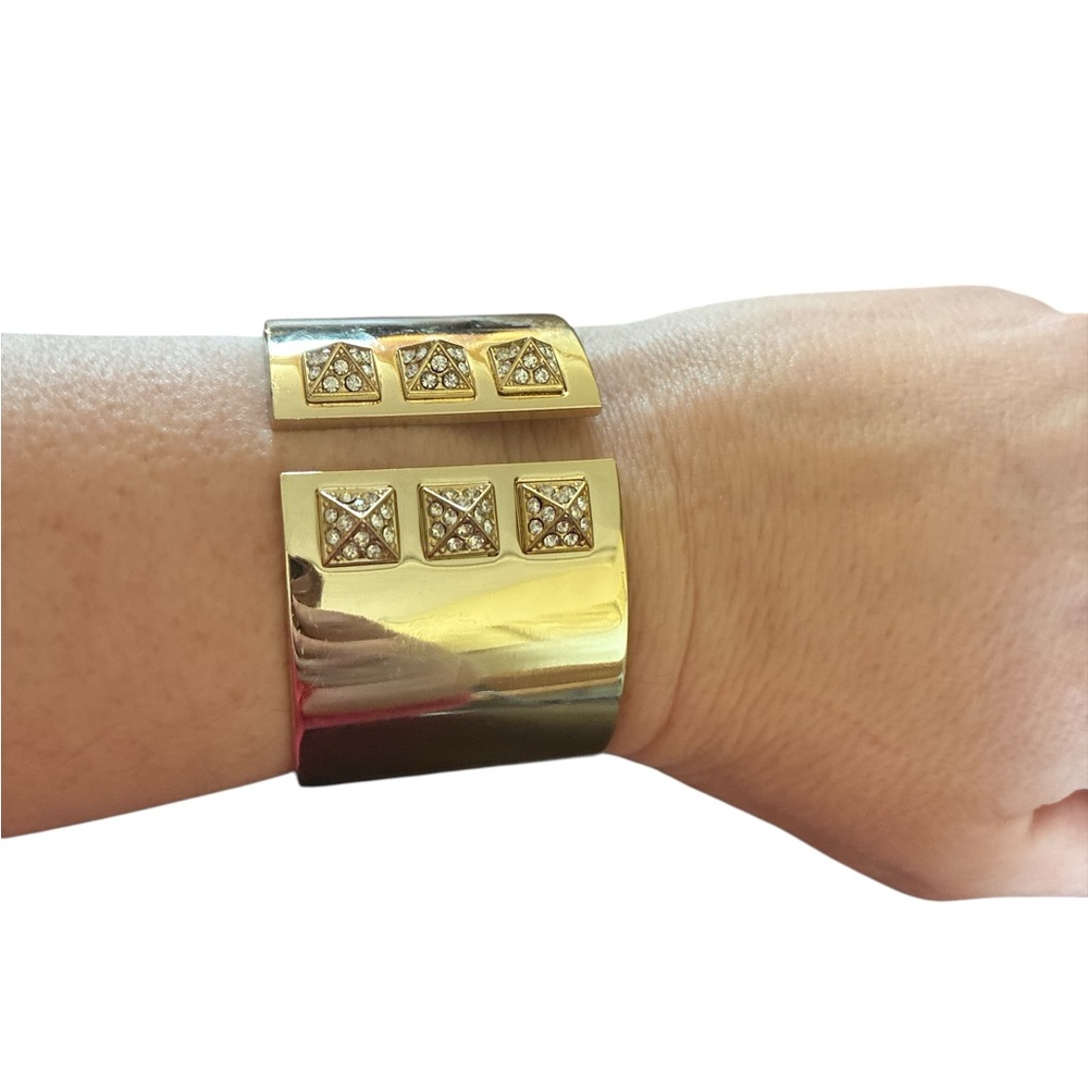 ✨ 3/$15 ✨ Victoria’s Secret Gold Rhinestone Studded Cuff Bracelet